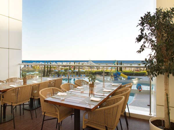 grenadine-terrace-seating